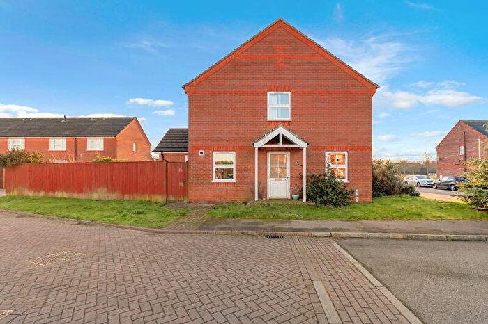 2 Bedroom Semi-Detached House For Sale In Finchley Court, Grimsby, DN31