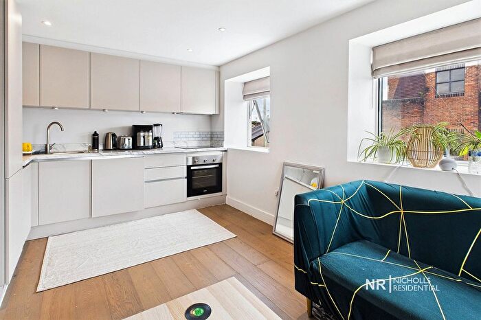 1 Bedroom Flat For Sale In East Street, Epsom, Surrey., KT17