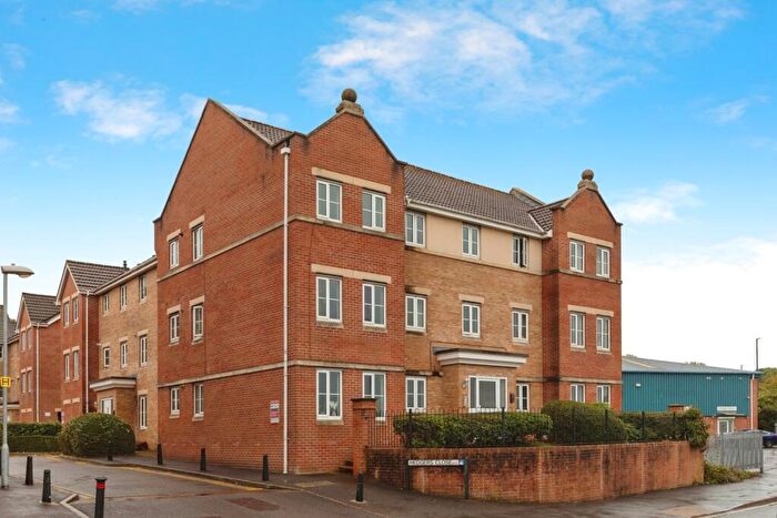2 Bedroom Flat For Sale In Hedgers Close, Ashton, Bristol, Somerset, BS3