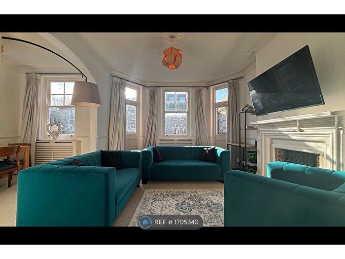 3 Bedroom Flat To Rent In Edith Road, London, W14