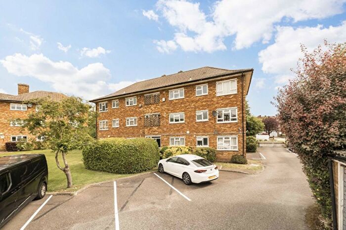 2 Bedroom Flat For Sale In The Paddocks, Harrow, HA9