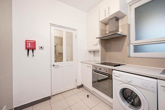 1 Bedroom Flat For Sale In Diss Street, Columbia Road, London, E2