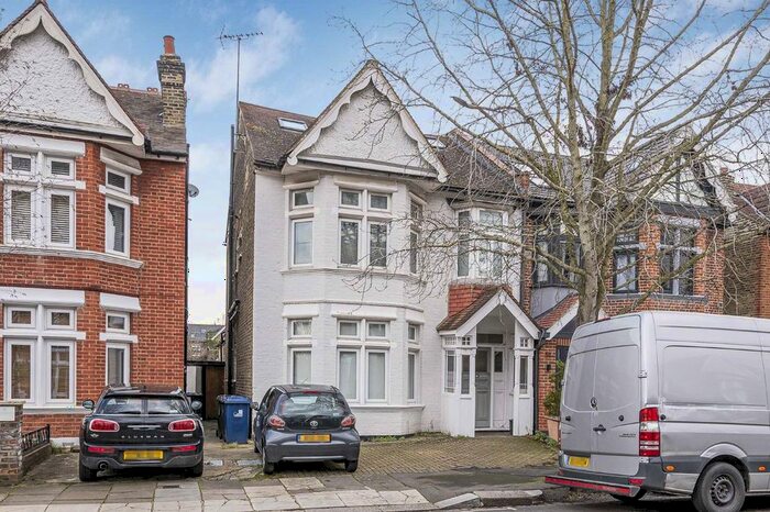 3 Bedroom Flat To Rent In Craven Avenue, London, W5