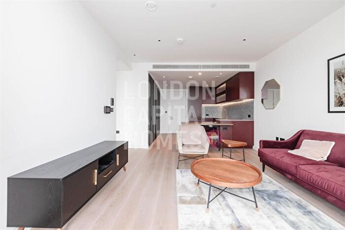 2 Bedroom Apartment To Rent In Legacy Building, Viaduct Gardens, London, SW11