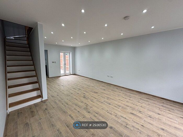 2 Bedroom Terraced House To Rent In Elwyn Road, Bournemouth, BH1