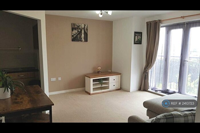 2 Bedroom Flat To Rent In Waggon Road, Leeds, LS10