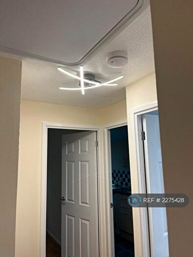 1 Bedroom Flat To Rent In Pettingrew Close, Walnut Tree, Milton Keynes, MK7