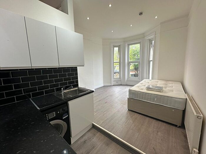 Studio To Rent In Mill Lane, Kilburn, London, NW6