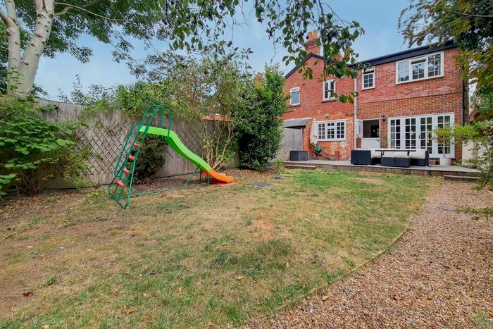 3 Bedroom End Of Terrace House For Sale In Golden Ball Lane, Maidenhead, SL6