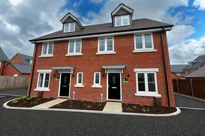4 Bedroom Semi-Detached House To Rent In Osprey Drive, Chichester, PO20