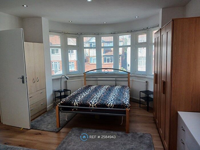 1 Bedroom Flat To Rent In Hendon, London, NW4