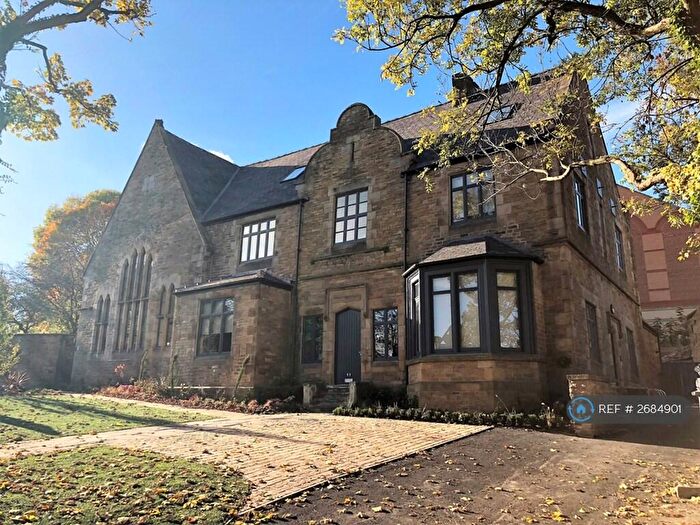 6 Bedroom Semi Detached House To Rent In Crookesmoor Road, Sheffield, S6