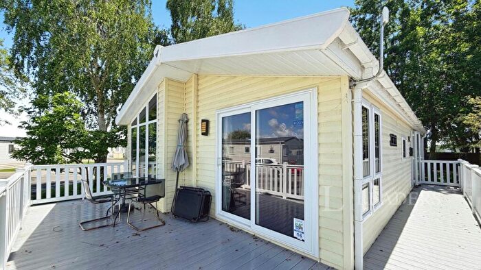 2 Bedroom Mobile Home For Sale In Vinnetrow Road, Runcton, Chichester, PO20