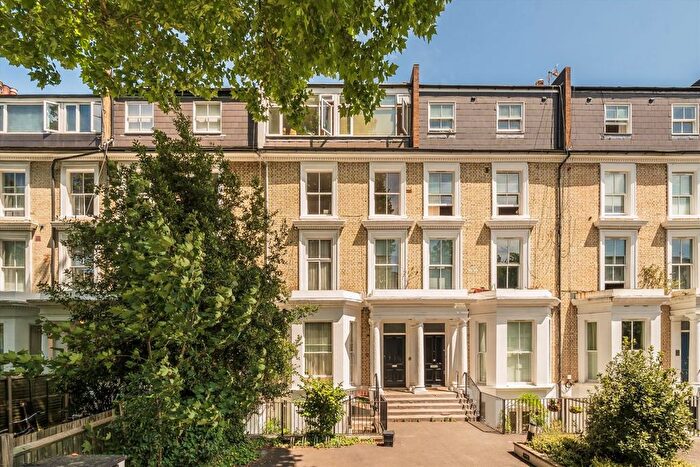 2 Bedroom Flat To Rent In Elsham Road, West Kensington, W14