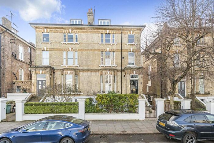 Flat For Sale In King Henrys Road, Primrose Hill, London, NW3