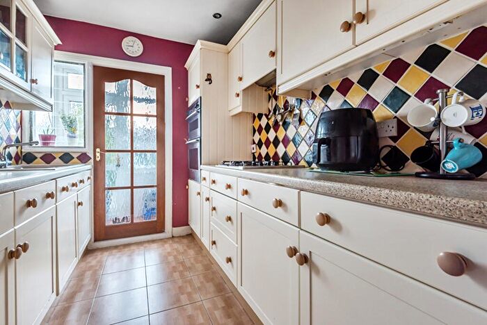 3 Bedroom Terraced House To Rent In Dryhill Road Belvedere, DA17