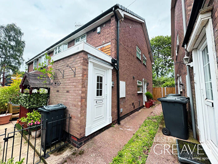 2 Bedroom Maisonette To Rent In Shearing Close, Gedling, Nottingham, NG4