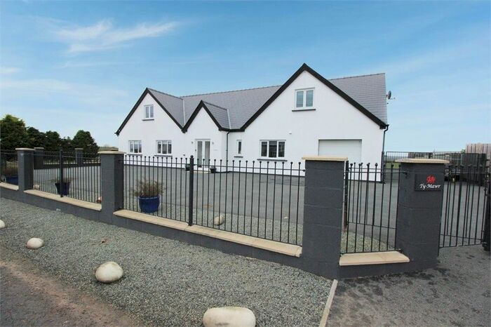 4 Bedroom Detached House For Sale In Blaenwaun, Whitland, Carmarthenshire, SA34