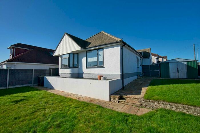 4 Bedroom Detached Bungalow To Rent In Bedroom Detached Chalet Bungalow In Poole, BH12