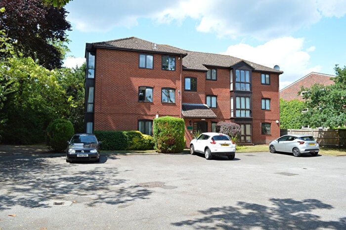 1 Bedroom Flat To Rent In Glenlyon Court, Castle Road, Weybridge, KT13