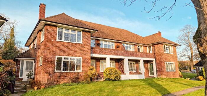 2 Bedroom Maisonette To Rent In The Glen, Northwood, HA6