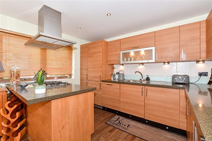 3 Bedroom Detached House For Sale In Braeburn Road, Crawley, West Sussex, RH11