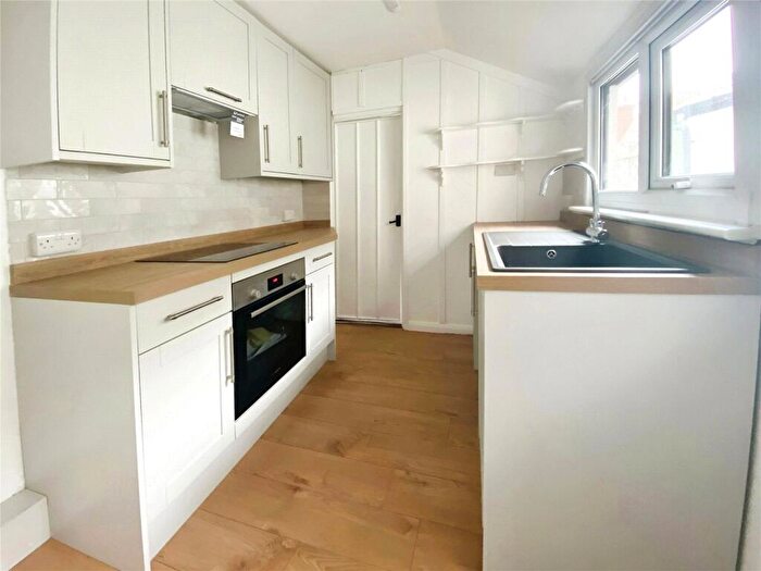 3 Bedroom End Of Terrace House To Rent In Loose Road, Maidstone, Kent, ME15