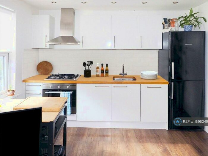 1 Bedroom Flat To Rent In Caledonian Road, London, N7