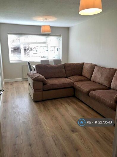 2 Bedroom Maisonette To Rent In Cromwell Avenue, Thame, OX9