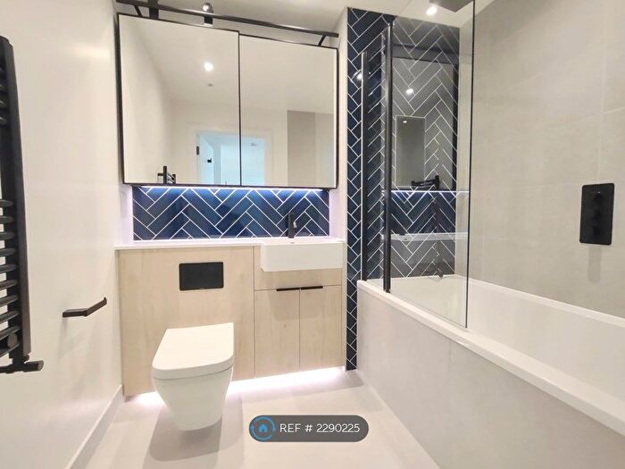 1 Bedroom Flat To Rent In Cedrus Avenue, Southall, UB1