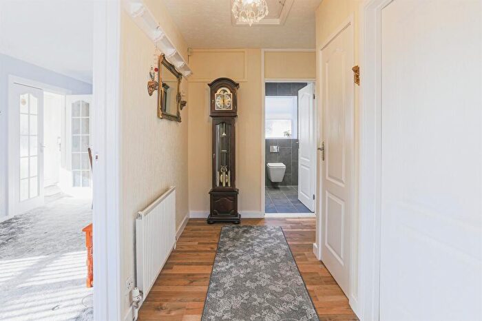 2 Bedroom Detached Bungalow For Sale In Roall Lane, Kellington, Goole, DN14