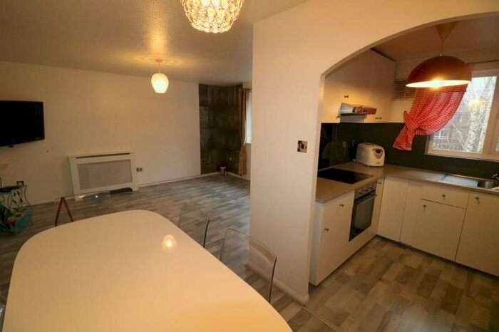 2 Bedroom Apartment To Rent In Bream Close, Tottenham, N17