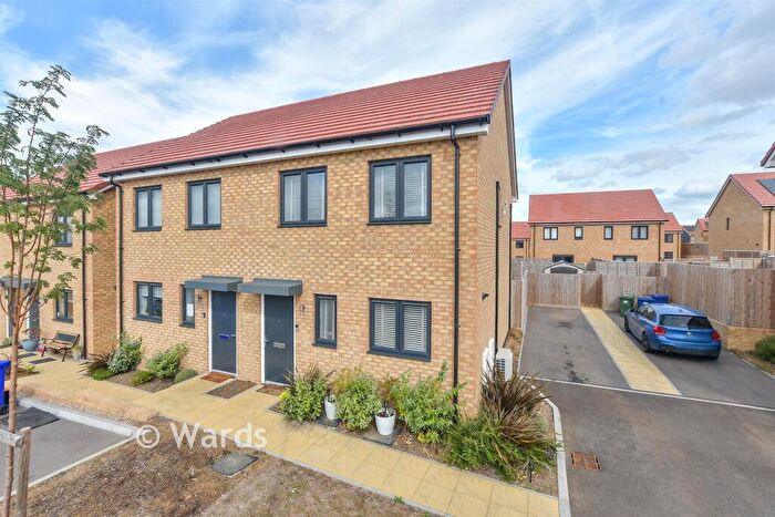3 Bedroom Semi-Detached House For Sale In Dragonfly Close, Minster On Sea, Sheerness, Kent, ME12
