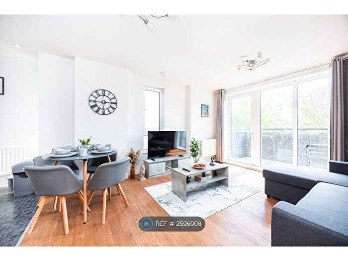 2 Bedroom Flat To Rent In Tarves Way, London, SE10