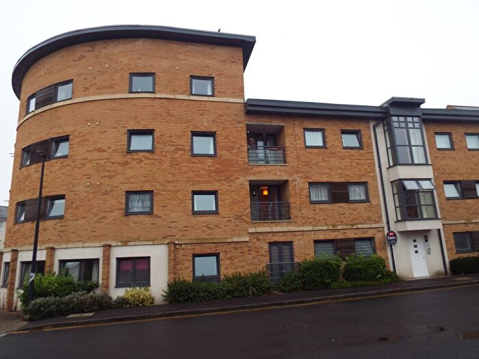 2 Bedroom Flat To Rent In Juniper House, Swindon, SN1