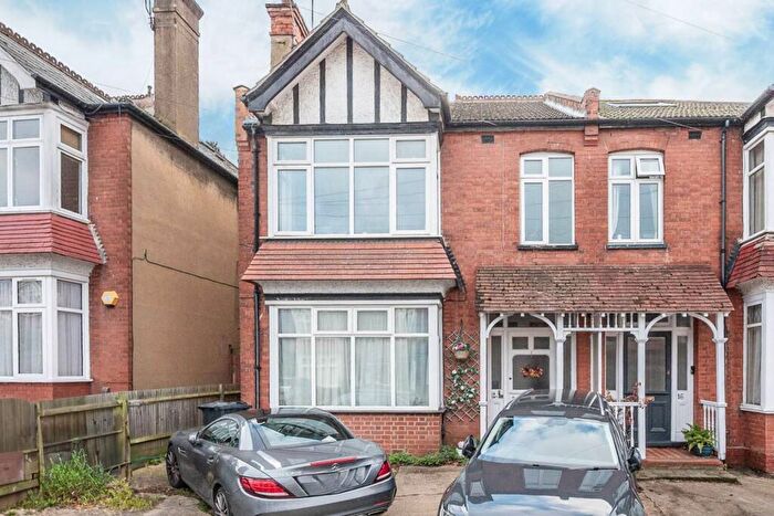 3 Bedroom Flat To Rent In Whitehall Road, Harrow, HA1