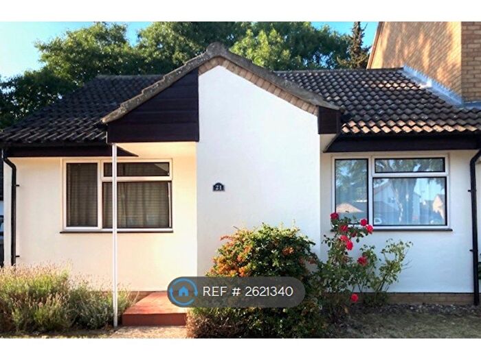 2 Bedroom Semi-Detached House To Rent In Bayford Place, Cambridge, CB4