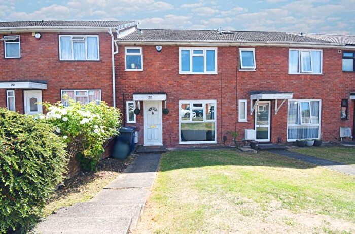 3 Bedroom Terraced House For Sale In Colin Drive, London, NW9
