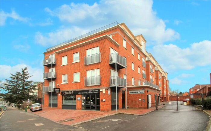 3 Bedroom Flat To Rent In Riverbank Point, Uxbridge, Middlesex, UB8