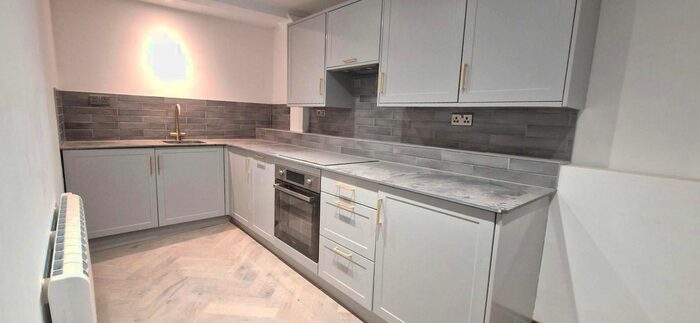 1 Bedroom Flat To Rent In Montague Street, Worthing Central, Worthing, BN11