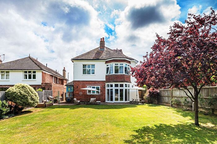 3 Bedroom Flat For Sale In St. Johns Road, Tunbridge Wells, TN4