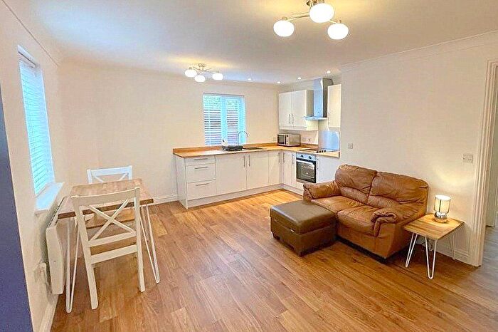 1 Bedroom Flat For Sale In Pines Close, Wincanton, Somerset, BA9