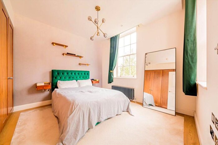 1 Bedroom Flat To Rent In Kidderpore Avenue, London, NW3