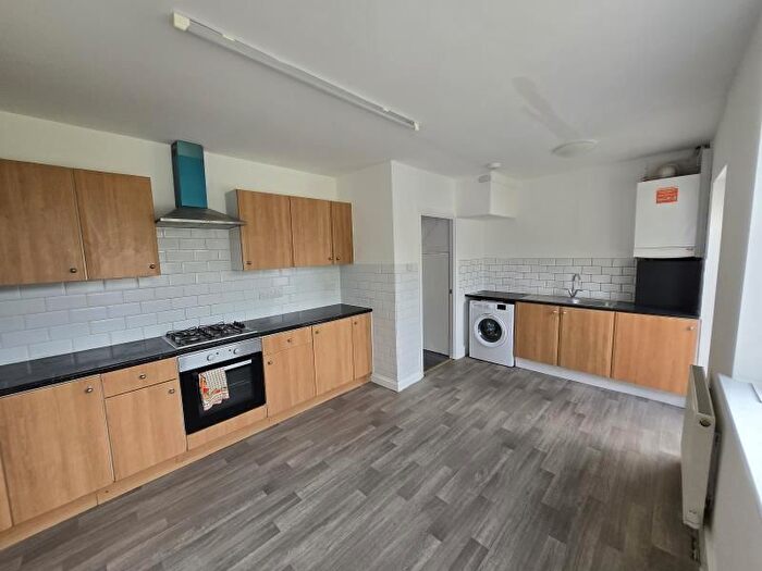 3 Bedroom Property To Rent In Dysons Road, Edmonton, N18
