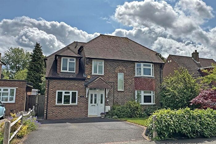 4 Bedroom Detached House For Sale In London Road South, Merstham, RH1