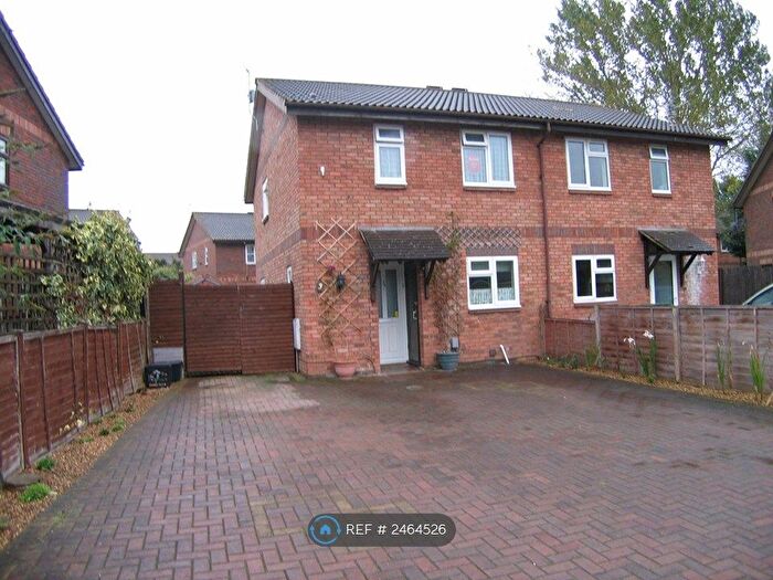 3 Bedroom Semi-Detached House To Rent In Nappin Close, Aylesbury, HP19
