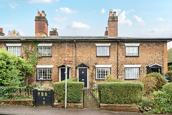 3 Bedroom House For Sale In Rock Place, Holloway Hill, Godalming, GU7