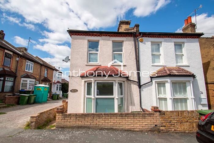 3 Bedroom Semi-Detached House To Rent In Lyndon Road, Belvedere, DA17