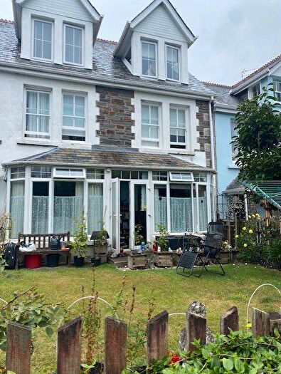 1 Bedroom Apartment For Sale In Trevanion Road, Wadebridge, Cornwall, PL27