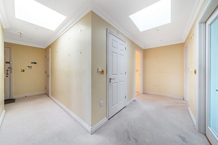 2 Bedroom Flat For Sale In Church Road, Esher, KT10